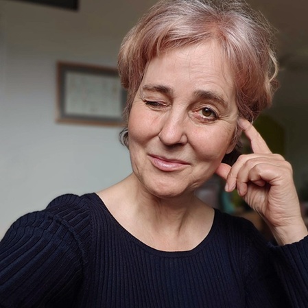 Andrea Heister Portrait, mit Augenzwinkern